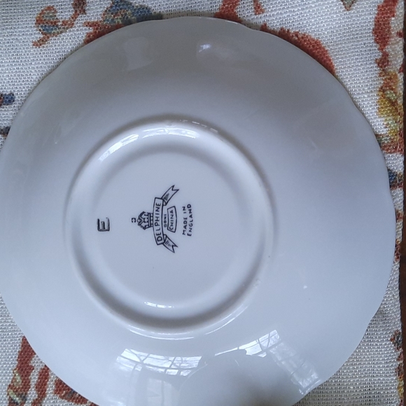 Delphine Bone China cup and saucer - Picture 5 of 8